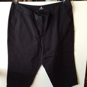 Black Capri pants with cuff